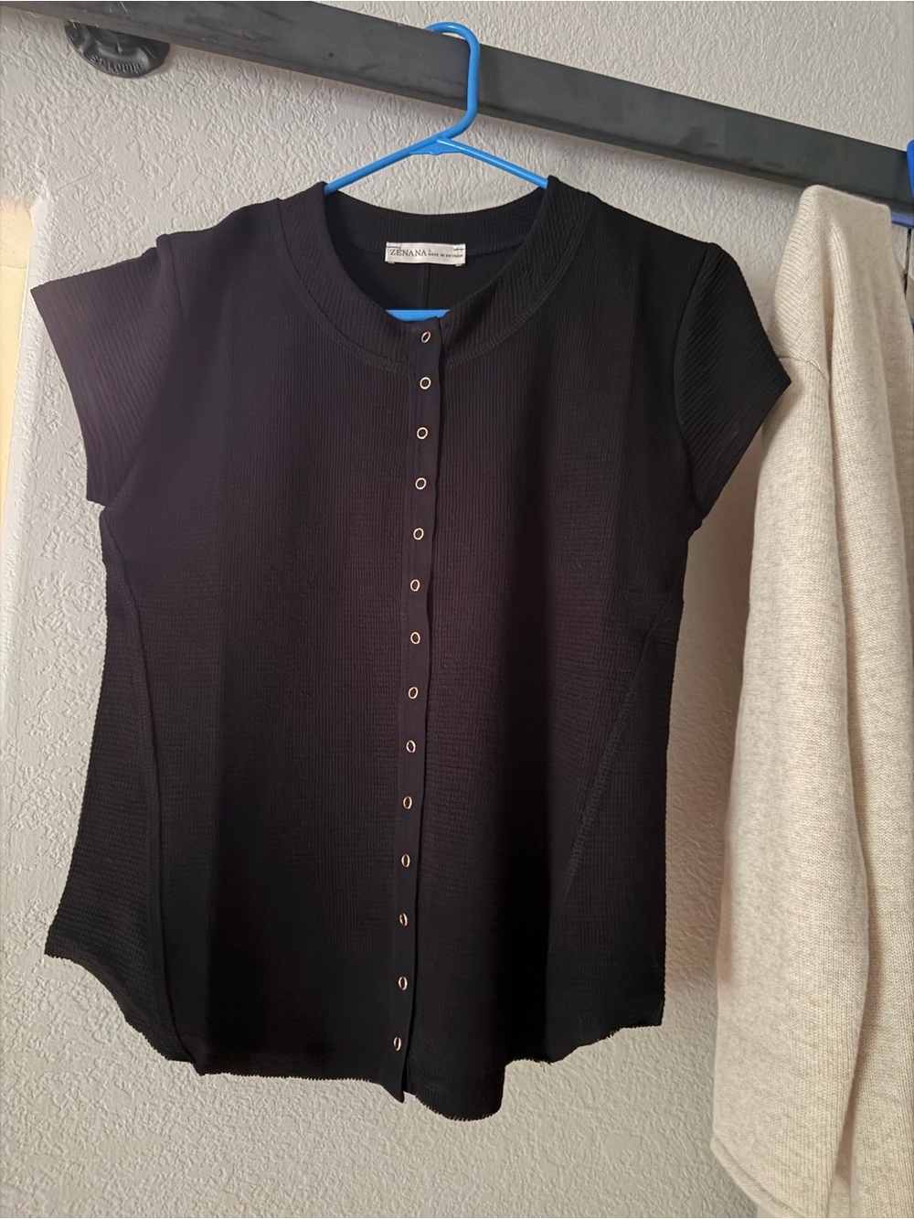 Zenana Outfitters Black Short Sleeve Snap-Front Top